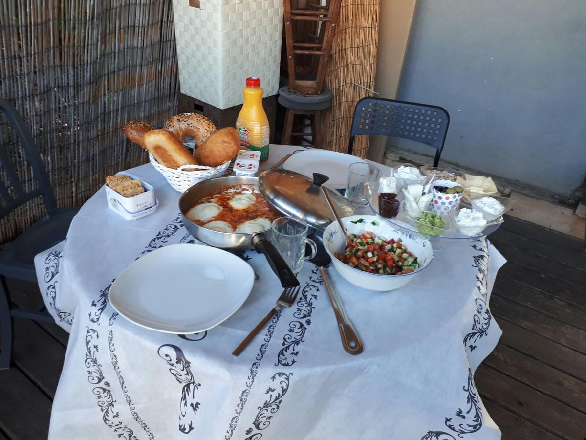 A Pastoral B & B Giv'at Ada Экстерьер фото